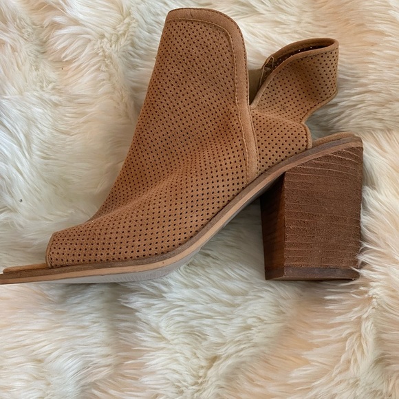 Steve Madden tan booties - Picture 2 of 6